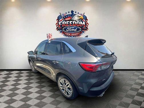 Gray Metallic 2022 Ford Escape SEL