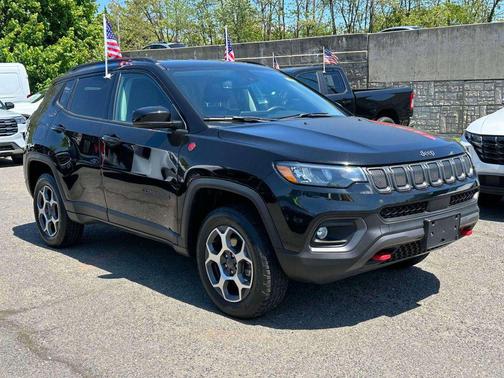 Diamond Black Crystal Pearlcoat 2022 Jeep Compass Trailhawk