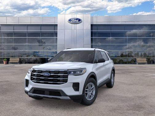 Space White Metallic 2026 Ford Explorer Active