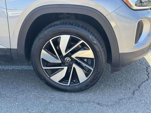 Gray 2025 Volkswagen Atlas 2.0T SE w/Technology 4MOTION