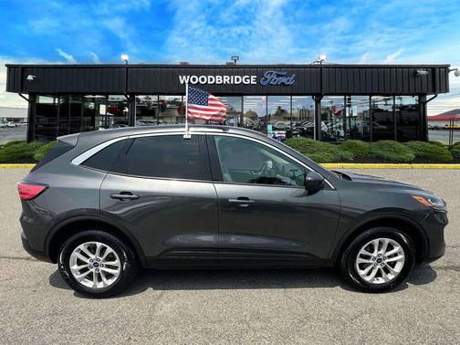 Magnetic Metallic 2020 Ford Escape SE