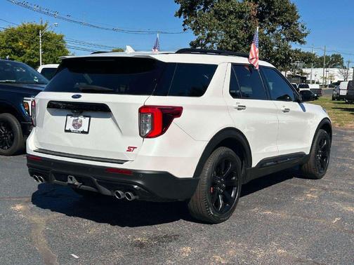 Star White Metallic Tri-Coat 2022 Ford Explorer ST