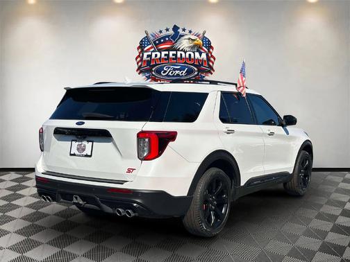 White Metallic 2022 Ford Explorer Base