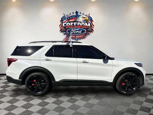 Star White Metallic Tri-Coat 2022 Ford Explorer ST