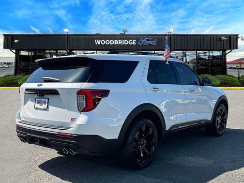 Star White Metallic Tri-Coat 2022 Ford Explorer ST