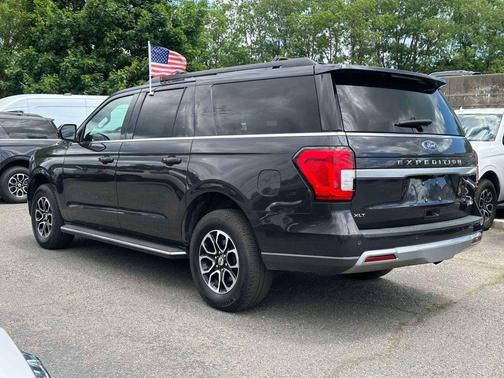 Gray Metallic 2024 Ford Expedition Max XLT