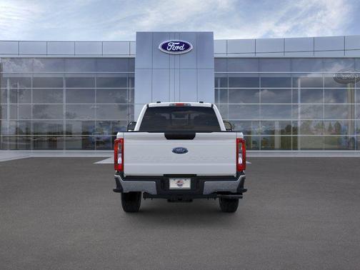 Oxford White 2026 Ford F-350 XLT
