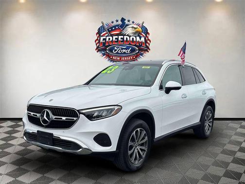 White 2023 Mercedes-Benz GLC 300 4MATIC