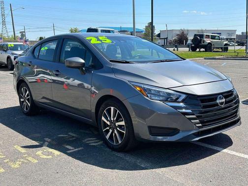 Gun Metallic 2025 Nissan Versa 1.6 SV