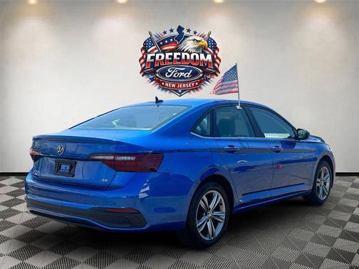 Rising Blue Metallic 2024 Volkswagen Jetta 1.5T SE