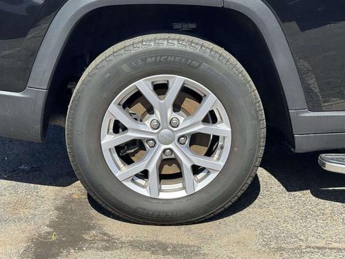 Diamond Black Crystal Pearlcoat 2022 Jeep Grand Cherokee L Limited