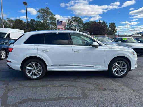 Carrara White 2022 Audi Q7 55 Premium Plus