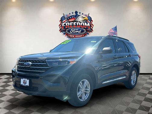Forged Green Metallic 2023 Ford Explorer XLT