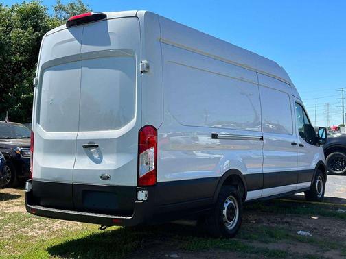 Oxford White 2023 Ford Transit-250 Base