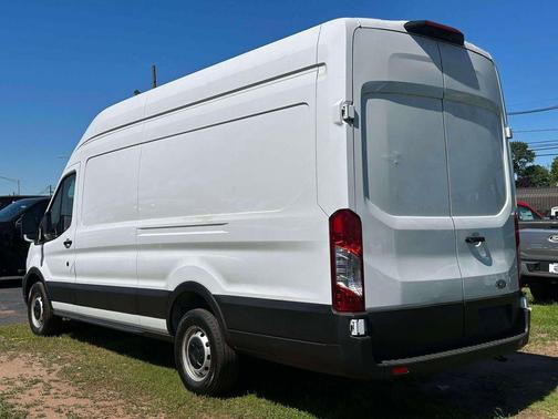 Oxford White 2023 Ford Transit-250 Base