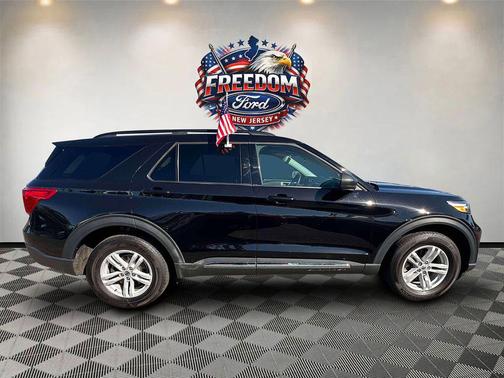 Black Metallic 2024 Ford Explorer XLT