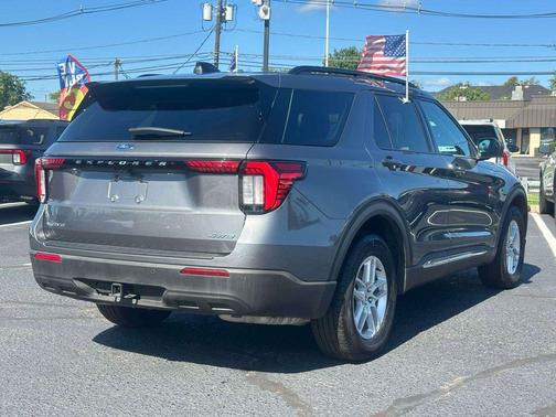 Carbonized Gray Metallic 2025 Ford Explorer Active