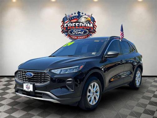 Agate Black Metallic 2024 Ford Escape Active