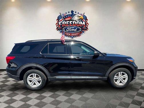 Agate Black Metallic 2023 Ford Explorer XLT