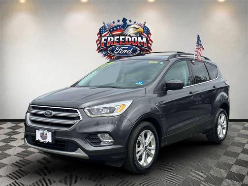 Magnetic Metallic 2017 Ford Escape SE