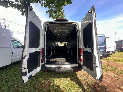 Oxford White 2023 Ford Transit-250 Base