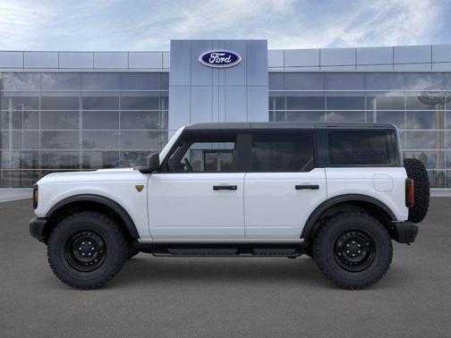 Oxford White 2026 Ford Bronco Badlands