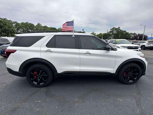 Star White Metallic Tri-Coat 2021 Ford Explorer ST