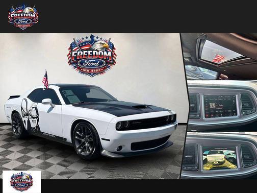 White Knuckle Clearcoat 2022 Dodge Challenger R/T Scat Pack