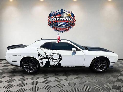 White Knuckle Clearcoat 2022 Dodge Challenger R/T Scat Pack