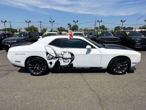 White Knuckle Clearcoat 2022 Dodge Challenger R/T Scat Pack