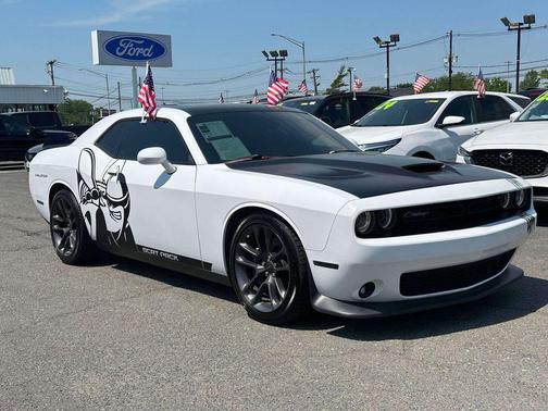 White Knuckle Clearcoat 2022 Dodge Challenger R/T Scat Pack