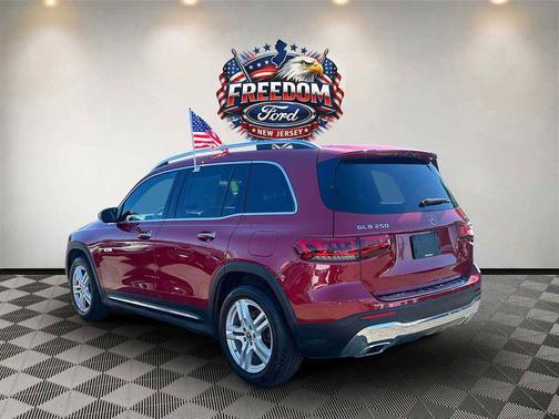 MANUFAKTUR Patagonia Red Metallic 2022 Mercedes-Benz GLB 250 4MATIC