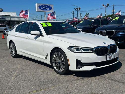 Alpine White 2023 BMW 530 i xDrive