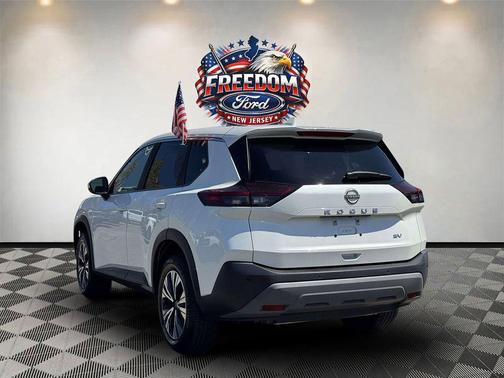Pearl White Tricoat 2023 Nissan Rogue SV