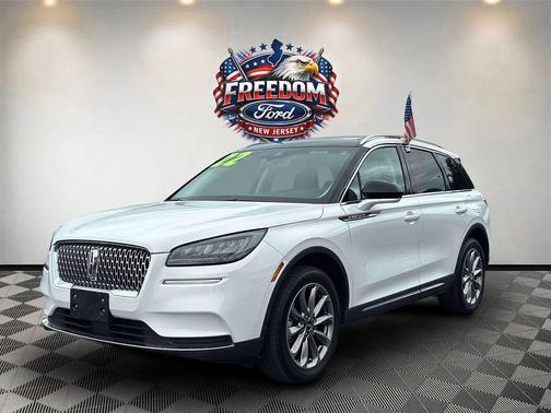 White Metallic 2022 Lincoln Corsair Standard