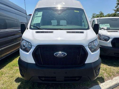 Oxford White 2023 Ford Transit-250 Base