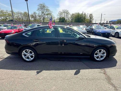Crystal Black Pearl 2024 Honda Accord LX 1.5T