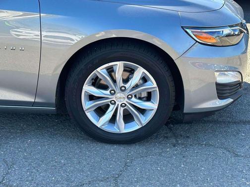 Sterling Gray Metallic 2024 Chevrolet Malibu FWD 1LT