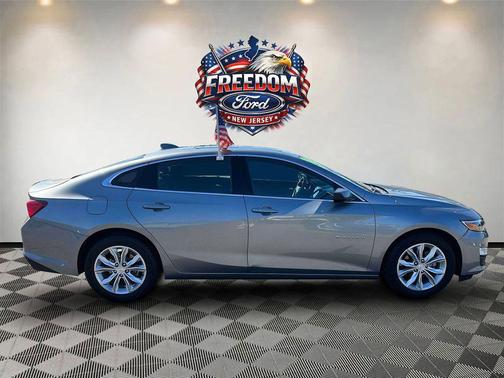 Sterling Gray Metallic 2024 Chevrolet Malibu FWD 1LT