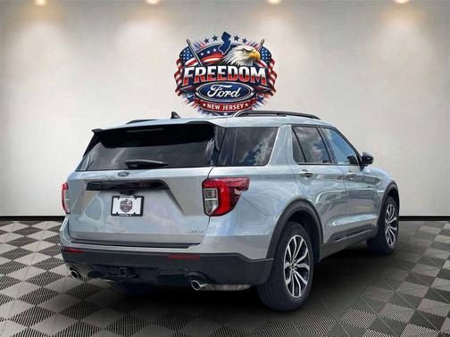 Iconic Silver Metallic 2023 Ford Explorer ST-Line