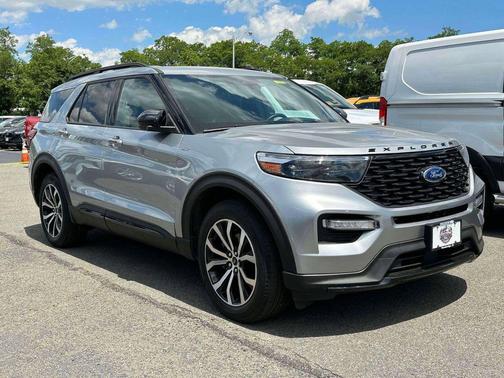Iconic Silver Metallic 2023 Ford Explorer ST-Line