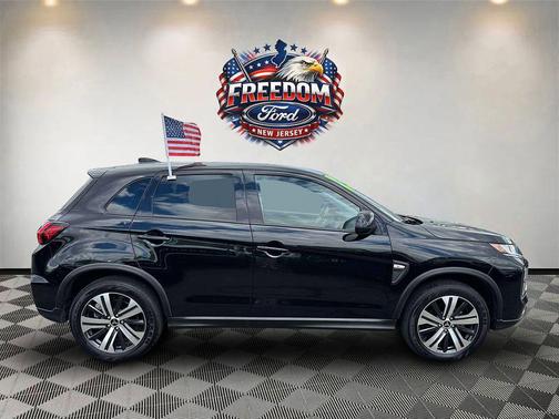 Mercury Gray Metallic 2025 Mitsubishi Outlander Sport 2.0 ES