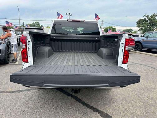 Summit White 2023 Chevrolet Silverado 1500 LT
