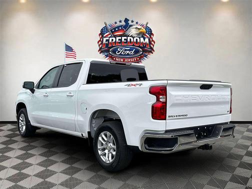 Summit White 2023 Chevrolet Silverado 1500 LT
