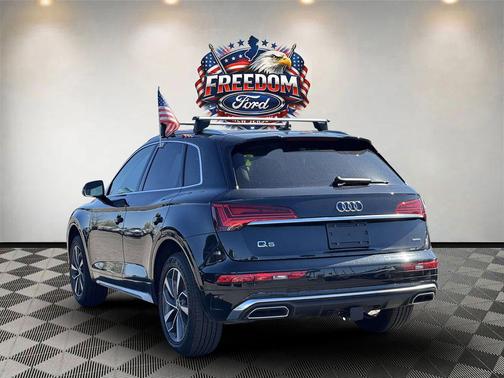 Mythos Black Metallic 2023 Audi Q5 45 S line Premium Plus