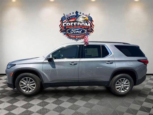 Sterling Gray Metallic 2023 Chevrolet Traverse LT Cloth