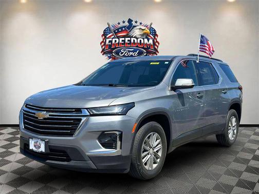 Sterling Gray Metallic 2023 Chevrolet Traverse LT Cloth