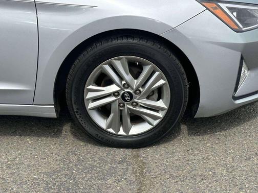 Stellar Silver 2020 Hyundai ELANTRA SEL