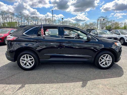 Black Metallic 2024 Ford Edge SEL