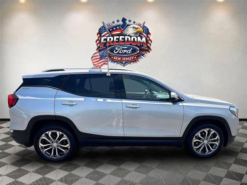 Quicksilver Metallic 2018 GMC Terrain SLT